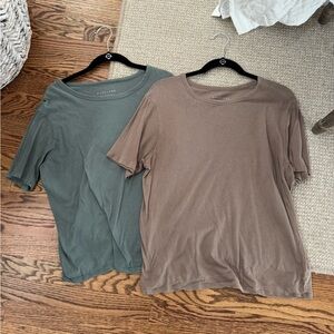 Everlane Women's T-Shirts - Green and Brown Sz. S